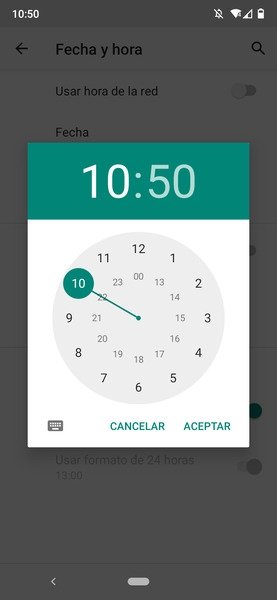 ¿Cómo modificar la fecha y hora de un teléfono celular Android?